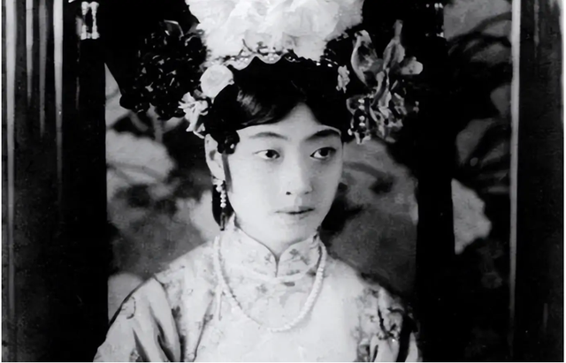 Uyển Dung thoát khỏi