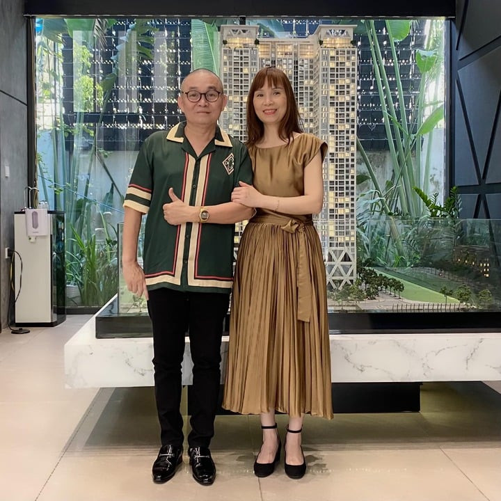 Nhớ lại lần đầu gặp gỡ, Xuân Hinh kể: