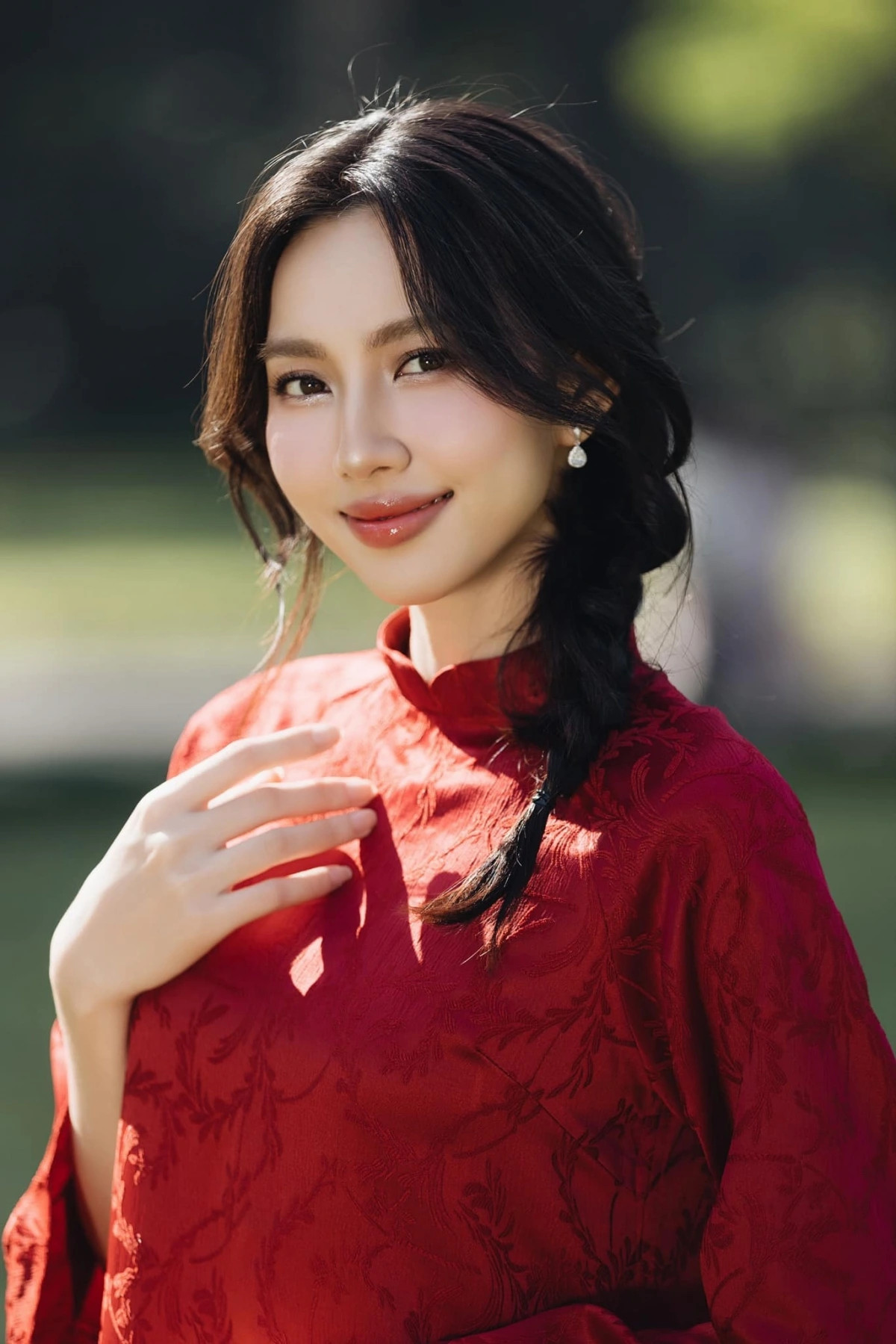 nhung vu lum xum dang chu y cua hoa hau thuy tien hinh anh 2