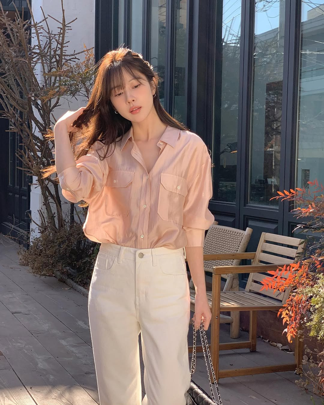 4 tuyệt chiêu giúp trang phục công sở phóng khoáng và thời thượng hơn- Ảnh 3.