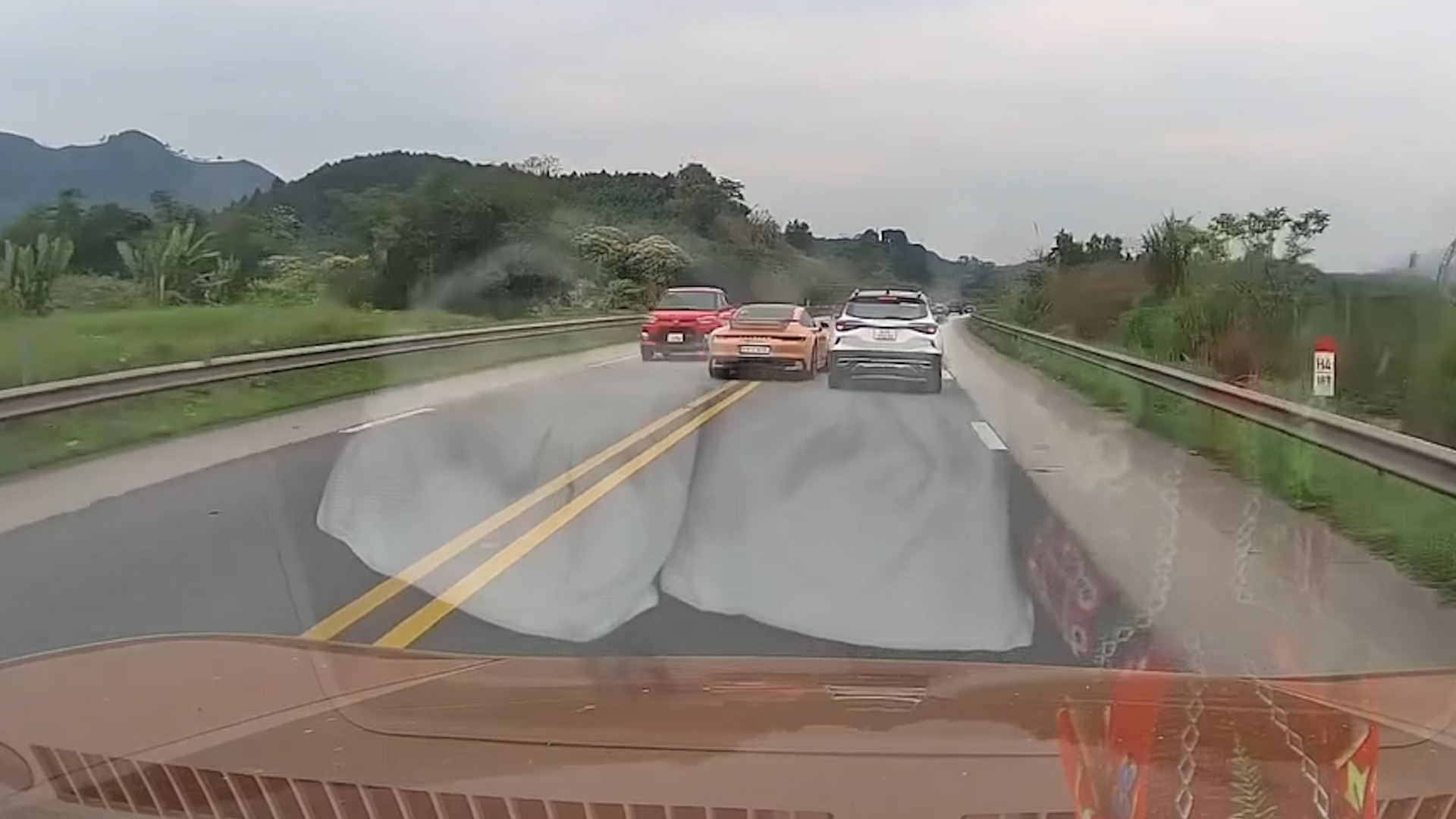 rao chan nguyen huu tho.00_07_48_29.Still005.jpg