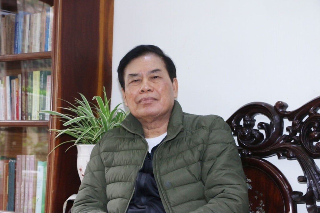 Giá vàng phá vỡ mọi kỷ lục, người trẻ khổ vì