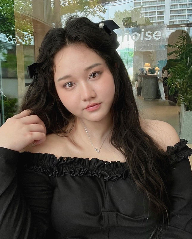 Trúc Anh nặng 82 kg ảnh 1