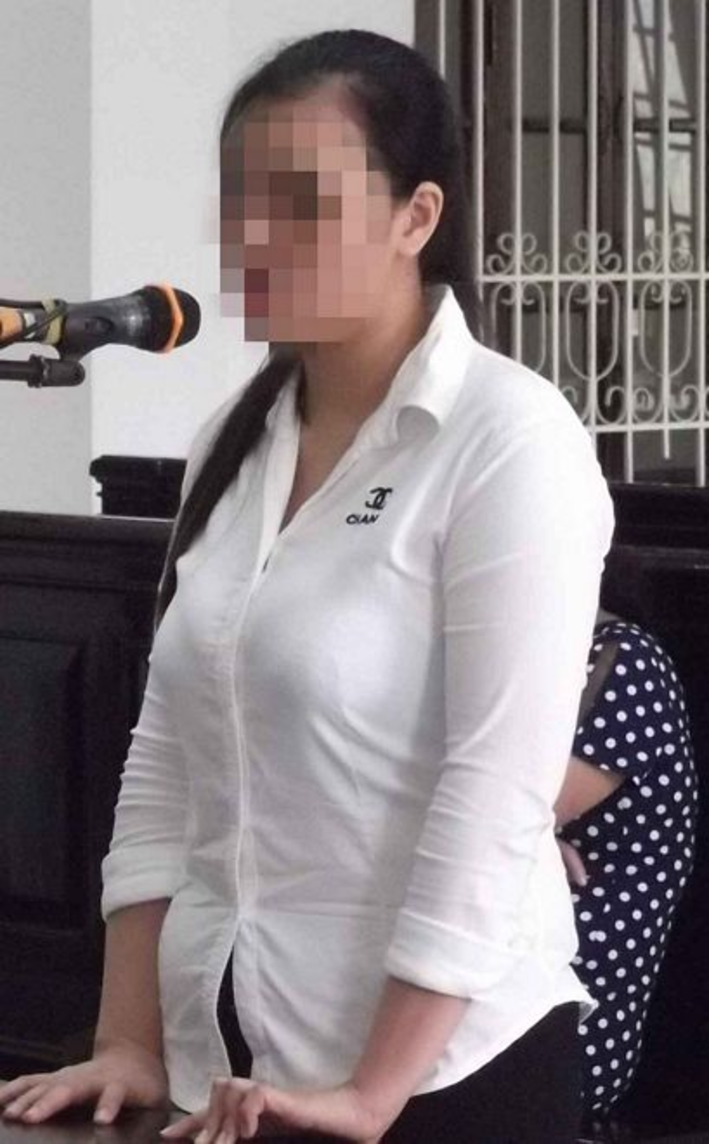 Lê Thị Bé tại phiên toà xét xử. Ảnh: Báo Vĩnh Long