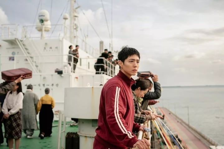 Park Bo Gum hiện đang gây sốt với vai Gwan Sik trong bộ phim