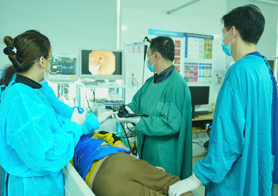 ung thu dai trang.png