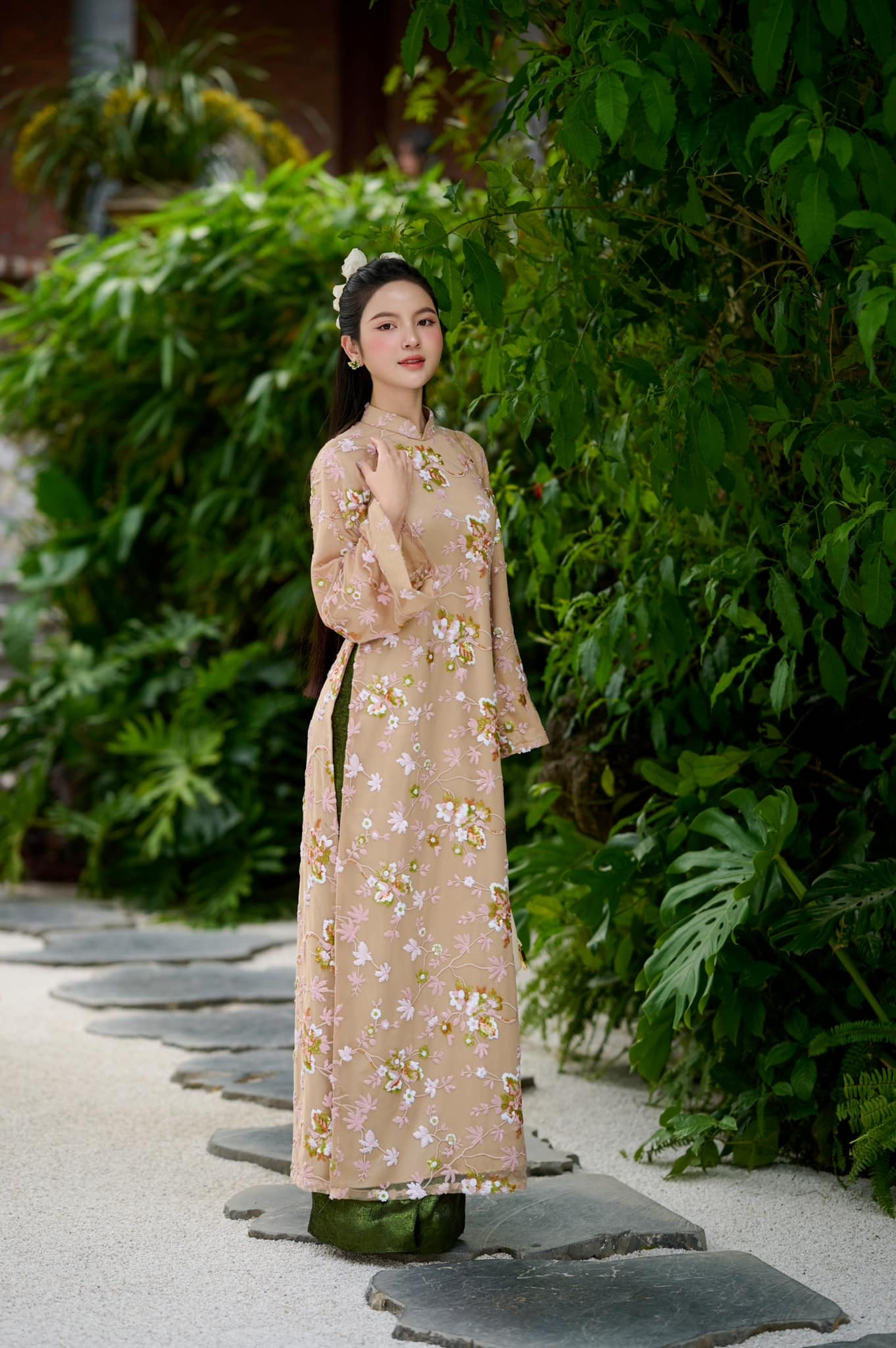 Nhan sắc vợ Quang Hải - Ảnh 5.