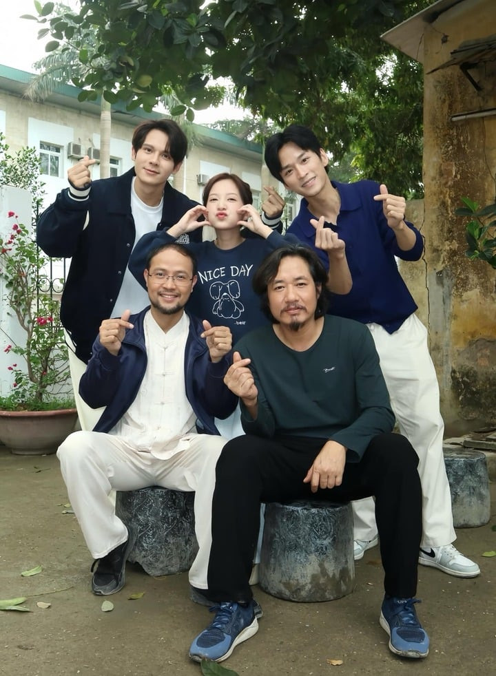 Để hoàn thành tốt vai Việt trong “Cha tôi, người ở lại”, Thái Vũ đã phải nỗ lực rất nhiều, may mắn là anh nhận được sự ưu ái đặc biệt từ NSƯT Thái Sơn, NSƯT Bùi Như Lai và ê-kíp.