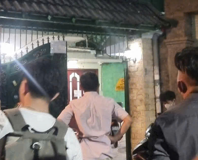 Bằng cách nào người đàn ông đã tử vong trong căn nhà khoá cửa ở Tân Bình?- Ảnh 1.