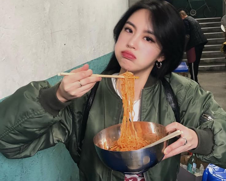 Nhắc bạn: Đói đến đâu cũng không vội ăn 4 thứ, no bụng nhất thời nhưng dạ dày, lá lách dần bị “hủy hoại”- Ảnh 1.