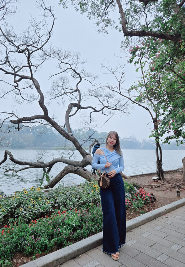 Nhan sắc đời thực vợ Mạnh Trường: 40 tuổi '3 vòng' vẫn nuột nà, da dẻ căng bóng- Ảnh 2.