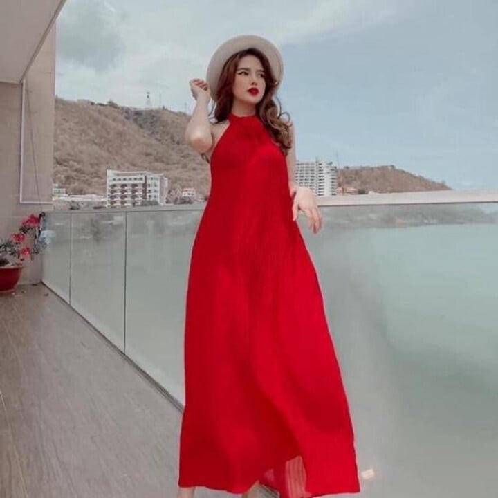 Váy maxi dài chạm đất không phải là lựa chọn lý tưởng cho những người có lưng dài chân ngắn. (Ảnh: Tiki)