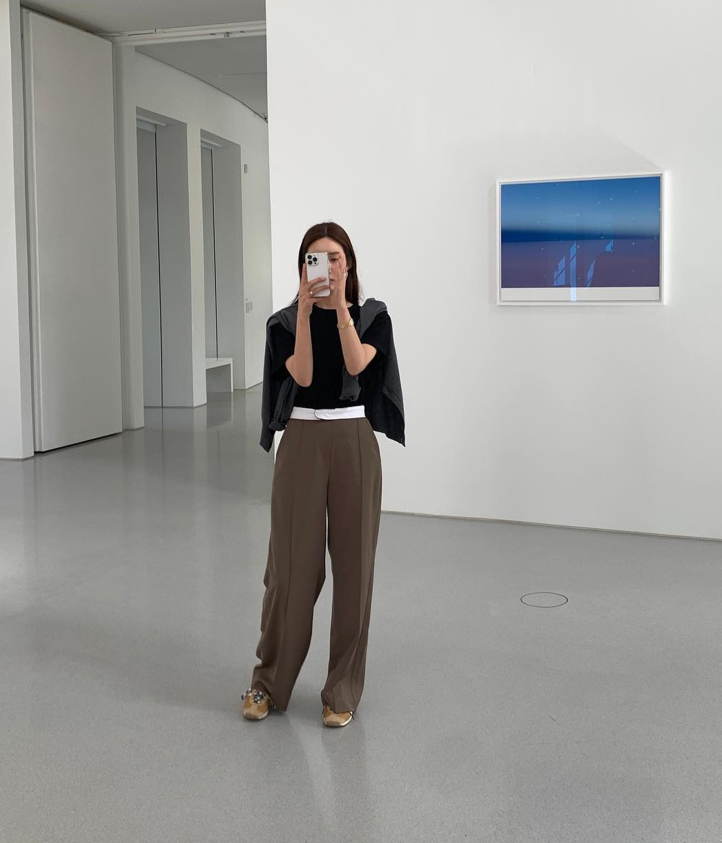 5 món thời trang công sở giúp phụ nữ U40 thêm trẻ trung- Ảnh 9.