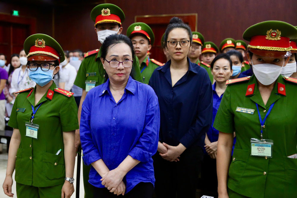 Bị cáo Trương Mỹ Lan tại tòa. Ảnh: HOÀNG TRIỀU