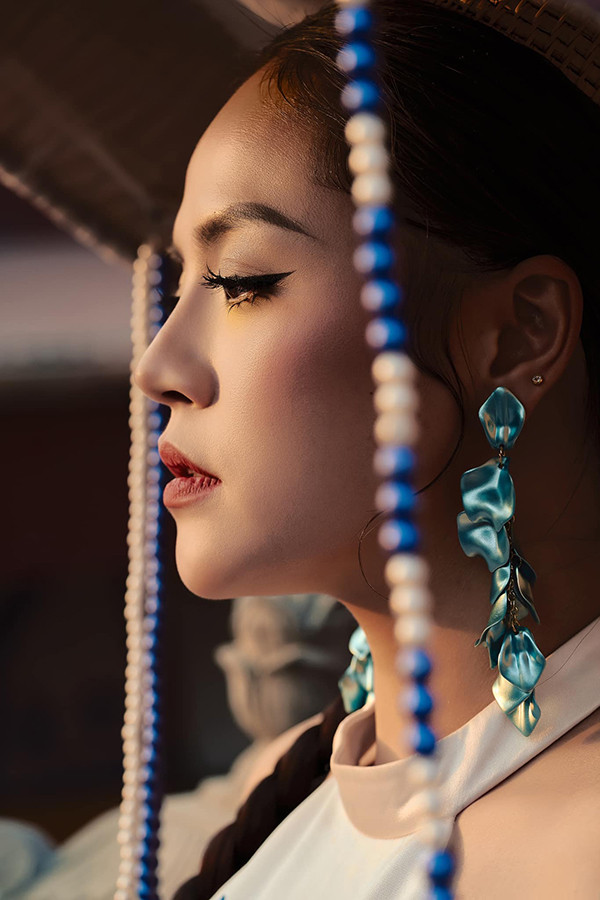 Nhan sắc đời thực gợi cảm của bà mẹ bỏ con trong 'Cha tôi, người ở lại' - Ảnh 5.