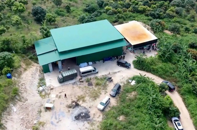 6 tháng mật phục khu đất nghĩa trang 1.000 m2, hàng trăm cảnh sát đột kích phát hiện bí mật