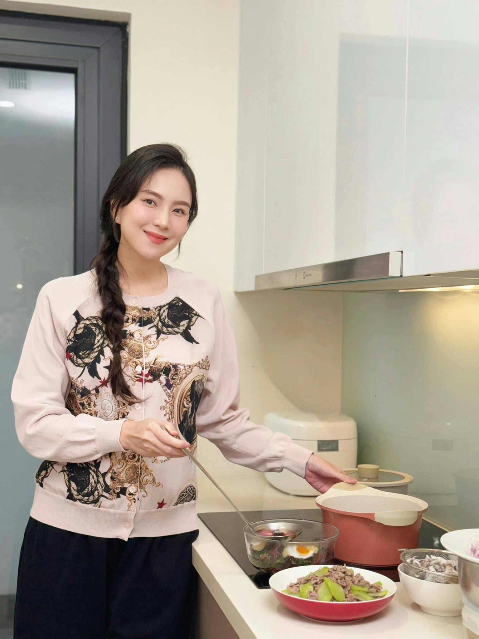 Bất ngờ trước nhan sắc của MC Mai Ngọc dù đang ở tháng cuối của thai kỳ- Ảnh 5.