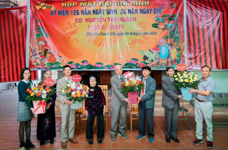 gia đình 2.jpg