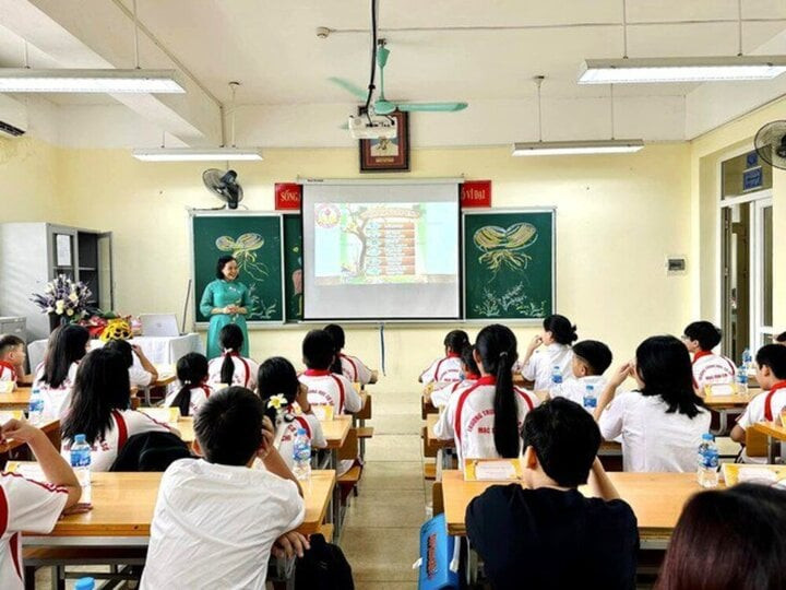 Giáo viên muốn dạy thêm cần phải đáp ứng đủ mọi điều kiện. (Ảnh minh hoạ)