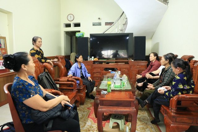 Lời kể vụ bé gái 9 tuổi bị kề dao khống chế: Cả gia đình quỳ gối van xin, kẻ bắt cóc lạnh lùng đáp một câu khiến ai cũng chết lặng- Ảnh 1.