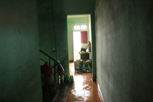 Lời kể vụ bé gái 9 tuổi bị kề dao khống chế: Cả gia đình quỳ gối van xin, kẻ bắt cóc lạnh lùng đáp một câu khiến ai cũng chết lặng- Ảnh 4.