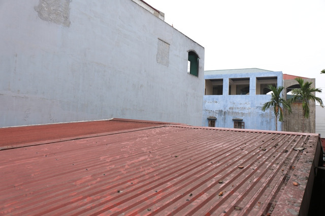 Lời kể vụ bé gái 9 tuổi bị kề dao khống chế: Cả gia đình quỳ gối van xin, kẻ bắt cóc lạnh lùng đáp một câu khiến ai cũng chết lặng- Ảnh 7.