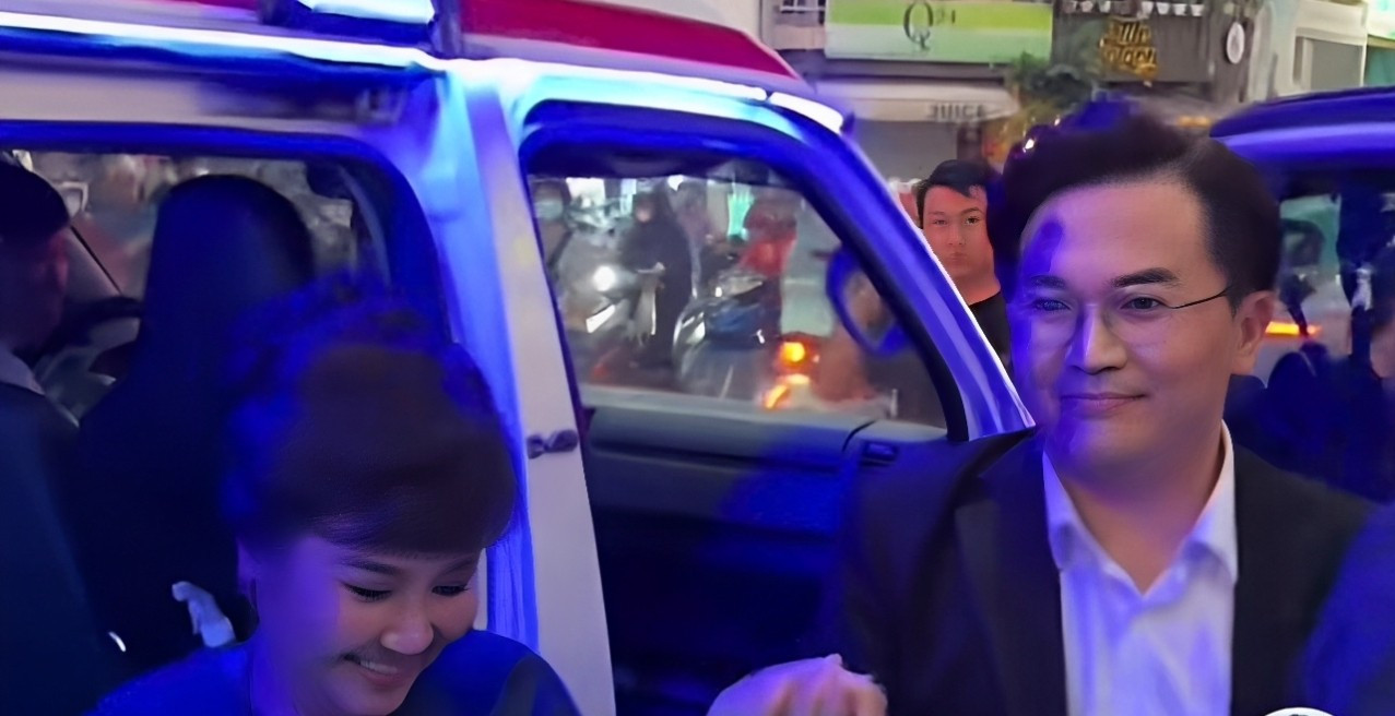 Truy tìm xe cứu thương hú còi inh ỏi chở nghệ sĩ tới thảm đỏ ở TPHCM ảnh 1