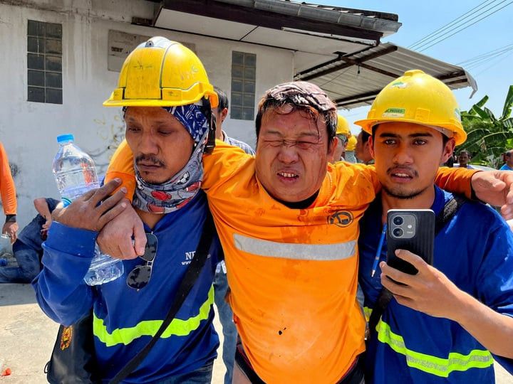 Người dân sơ tán do động đất ở Thái Lan. (Ảnh: Reuters)