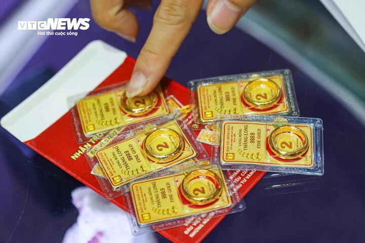 Giá vàng nhẫn lập đỉnh. (Ảnh: Minh Đức).