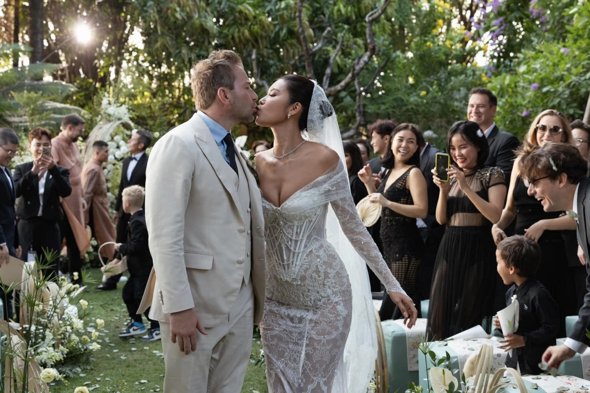 hon nhan hanh phuc cua sieu mau minh tu va chong tay hinh anh 1