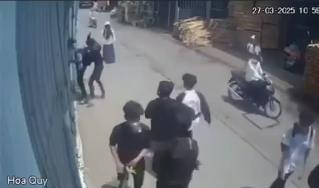 Nam sinh bị 6 thanh thiếu niên đánh chấn thương sọ não ở Đồng Nai: Hành vi côn đồ, có dấu hiệu của tội giết người- Ảnh 1.