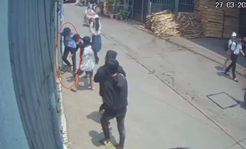 Nam sinh bị 6 thanh thiếu niên đánh chấn thương sọ não ở Đồng Nai: Hành vi côn đồ, có dấu hiệu của tội giết người- Ảnh 2.