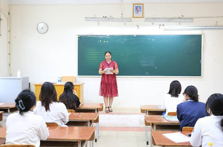 Số trung tâm dạy thêm tăng vọt sau quy định cấm học thêm trong trường. (Ảnh minh hoạ)