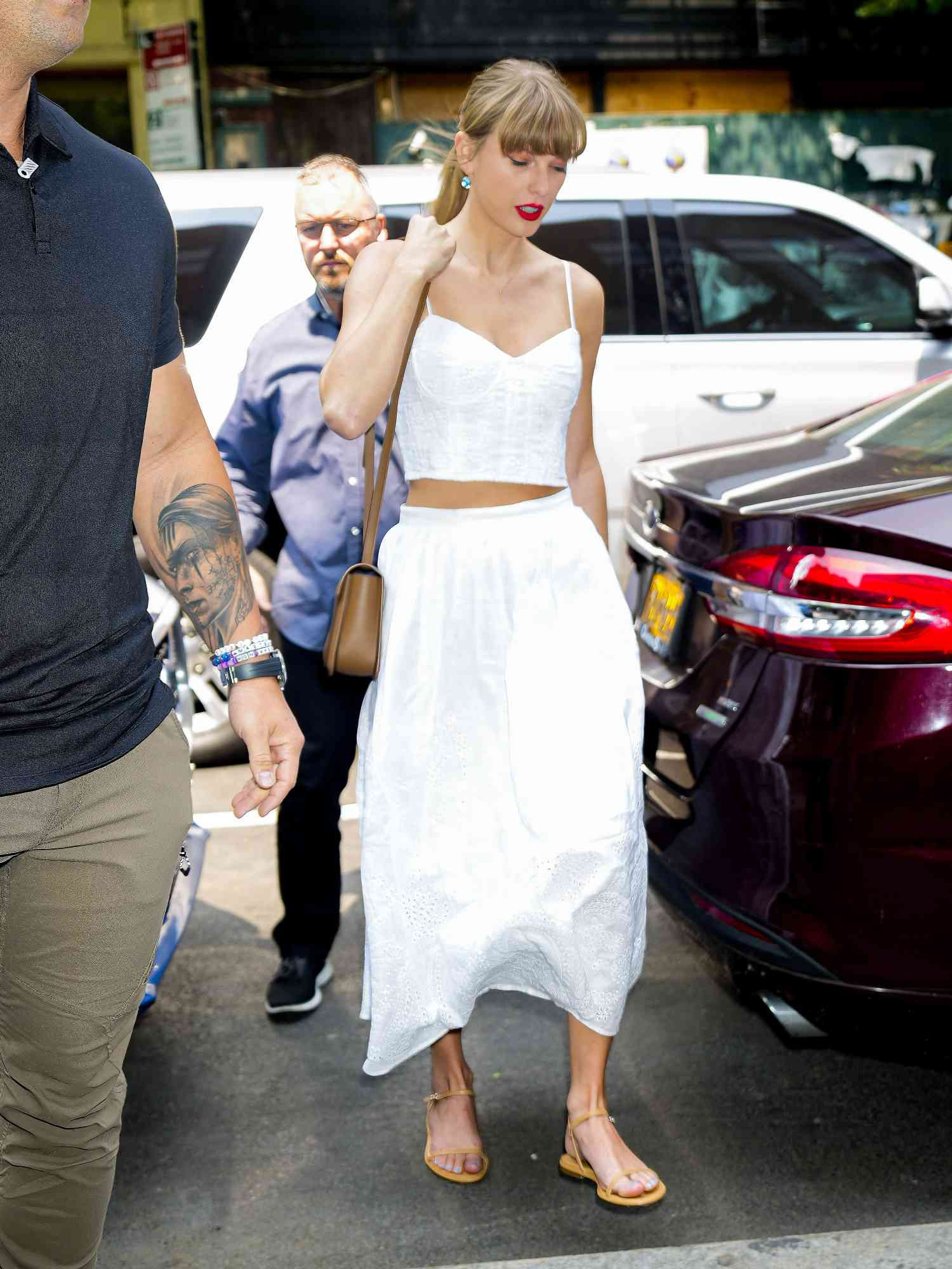 Vì sao Taylor Swift hiếm khi dự tuần lễ thời trang?- Ảnh 2.