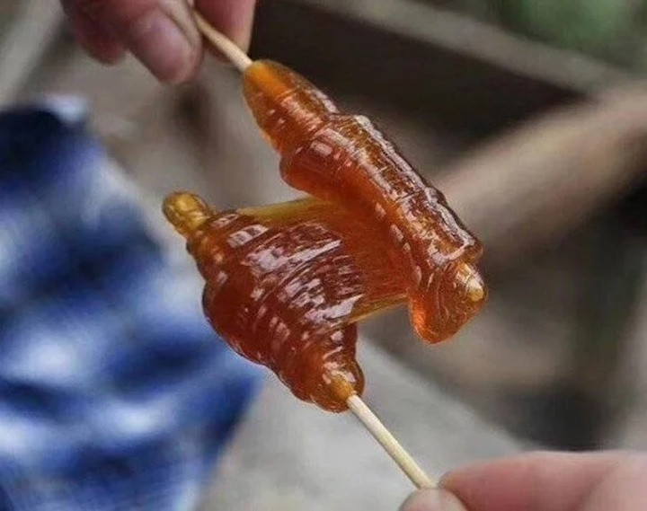 Bị ngã khi ngậm kẹo, cậu bé 6 tuổi bị que kẹo dài 11cm xuyên vào não- Ảnh 3.