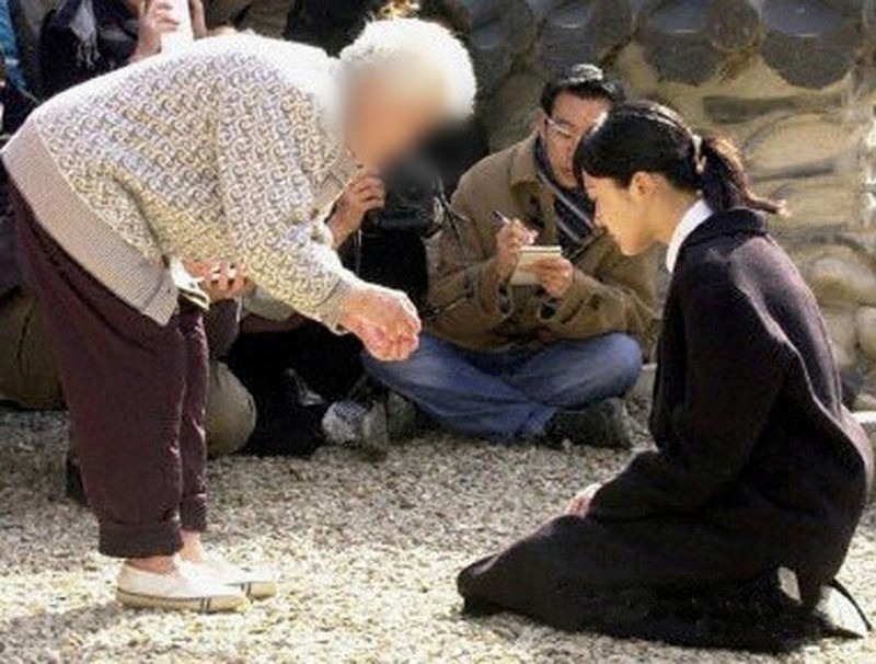 Nghệ sĩ châu Á bị