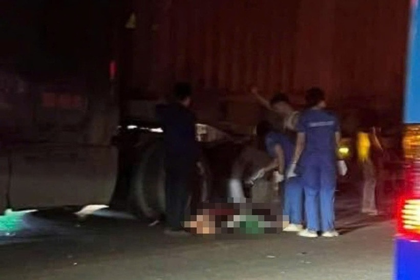 Cú va chạm mạnh khiến nữ sinh đi xe đạp tử vong tại chỗ. Ảnh: Báo Hà Nội mới.