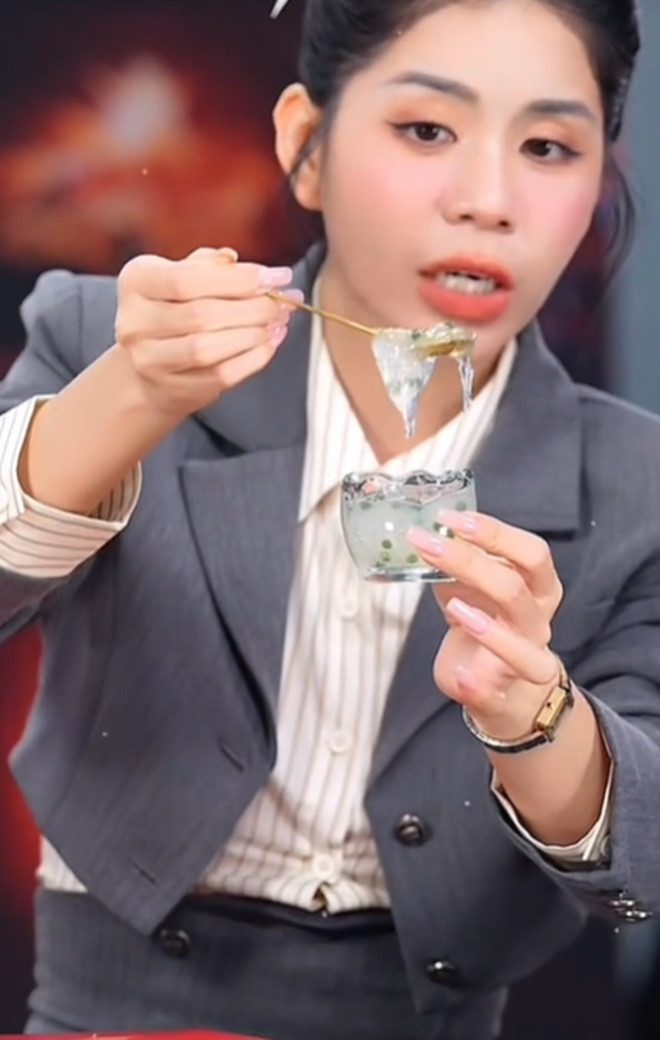 hang du muc 03.jpg