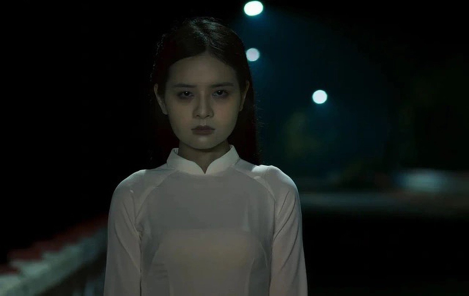 ‘Âm dương lộ’: Kịch bản lỏng lẻo, hù dọa yếu ảnh 5