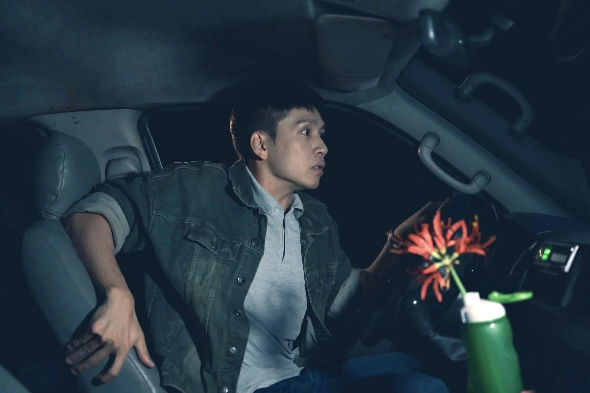 ‘Âm dương lộ’: Kịch bản lỏng lẻo, hù dọa yếu ảnh 1