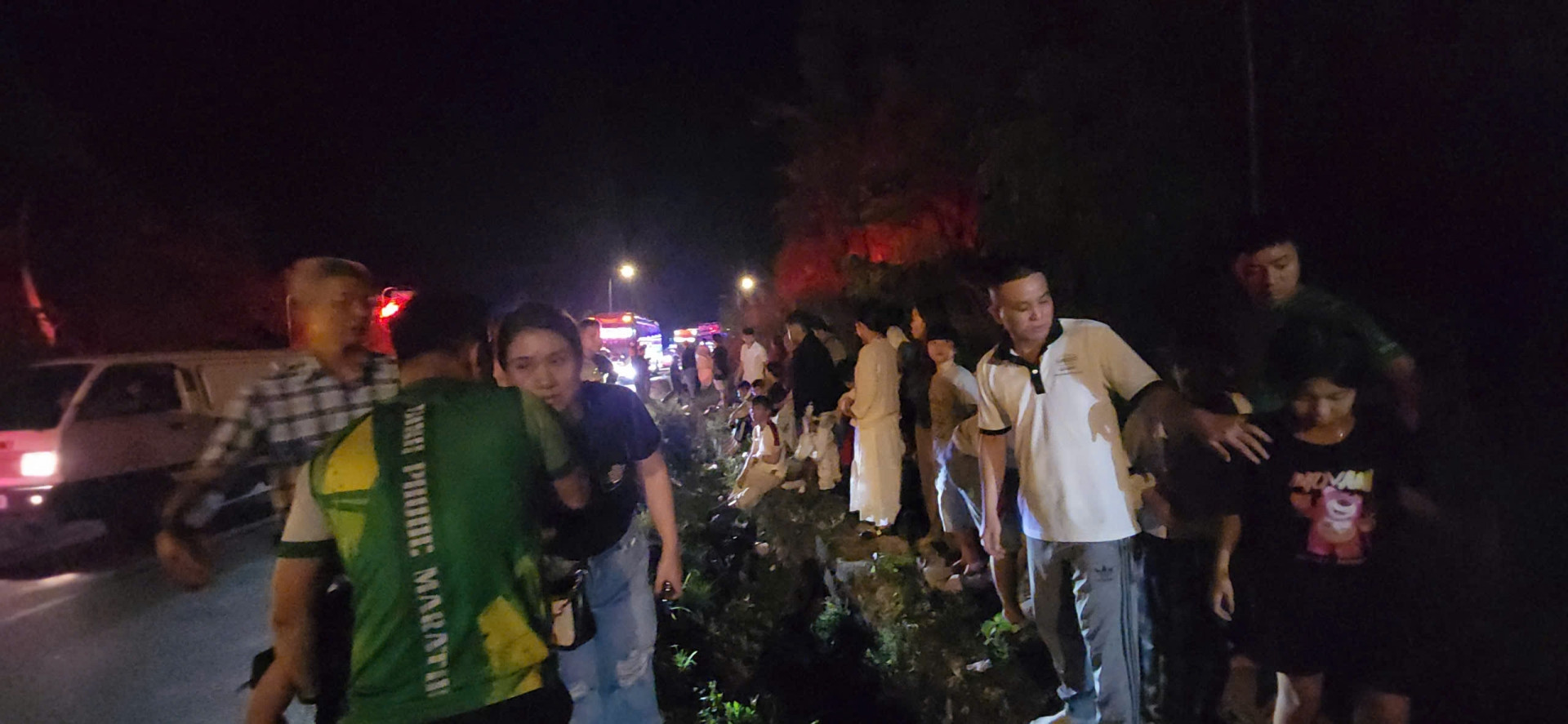 Hiện trường kinh hoàng vụ xe khách 52 chỗ lao xuống đèo Bảo Lộc, nhiều người thương vong- Ảnh 7.