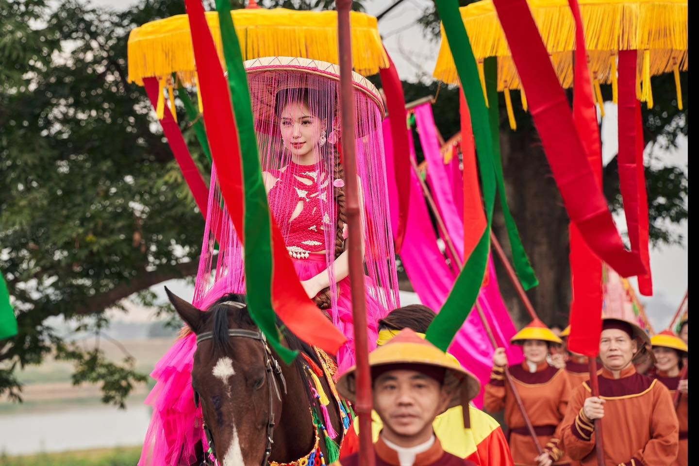 Hòa Minzy kiếm bao nhiêu tiền từ cú nổ 'Bắc Bling' ảnh 3