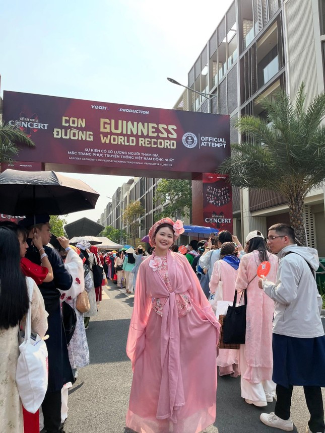 Trào lưu mặc Việt phục phủ sóng MXH hậu concert Anh Trai Vượt Ngàn Chông Gai ảnh 11