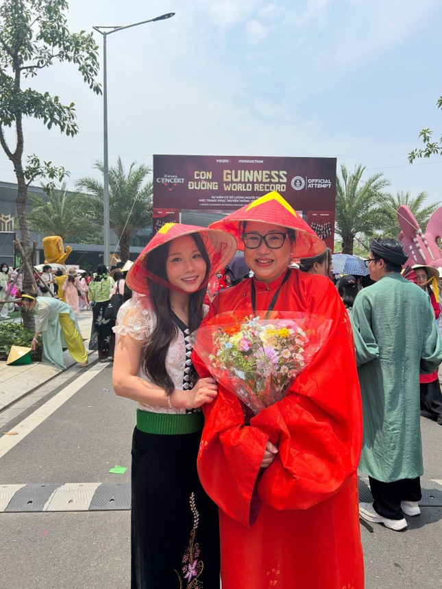 Trào lưu mặc Việt phục phủ sóng MXH hậu concert Anh Trai Vượt Ngàn Chông Gai ảnh 4