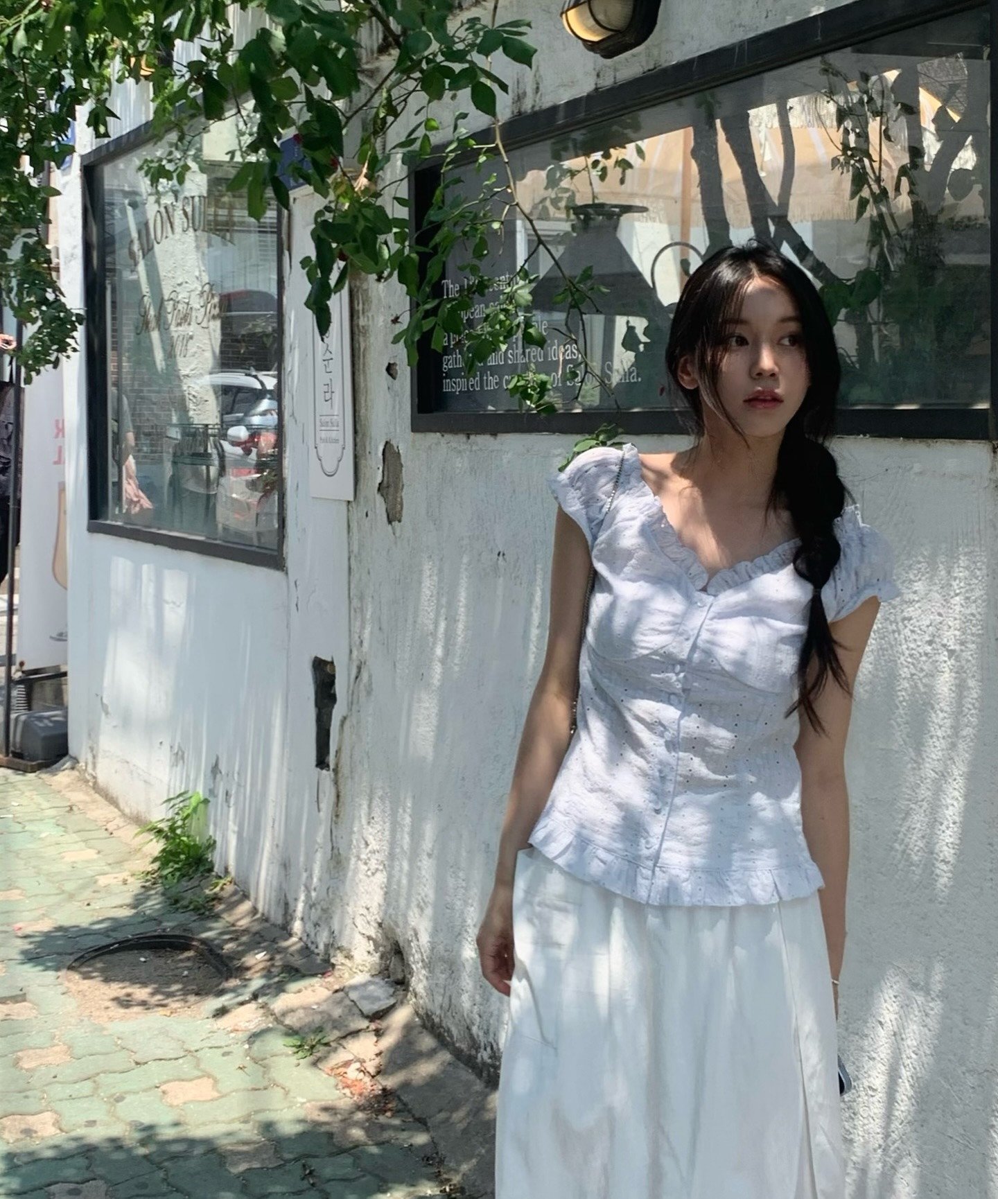 10 set đồ sáng màu dễ áp dụng, giúp bạn tự tin xuống phố ngày hè- Ảnh 1.