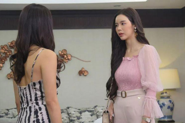 Chị chồng dựng chuyện vu khống tội ngoại tình chồng chỉ nói một câu khiến cả nhà im bặt