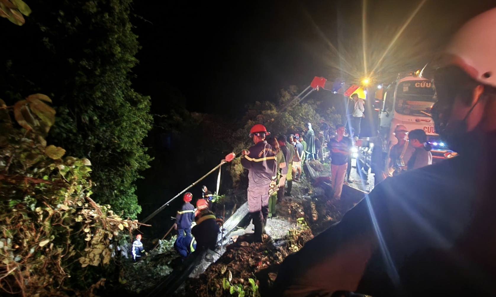 Xe khách lao xuống vực đèo Bảo Lộc: Lai lịch chiếc xe gặp nạn như thế nào?- Ảnh 2.