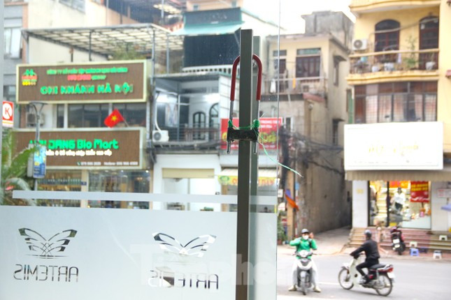 Hà Nội: Trung tâm thương mại 'rỗng' khách, nhiều nơi thành chỗ... thể dục ảnh 11