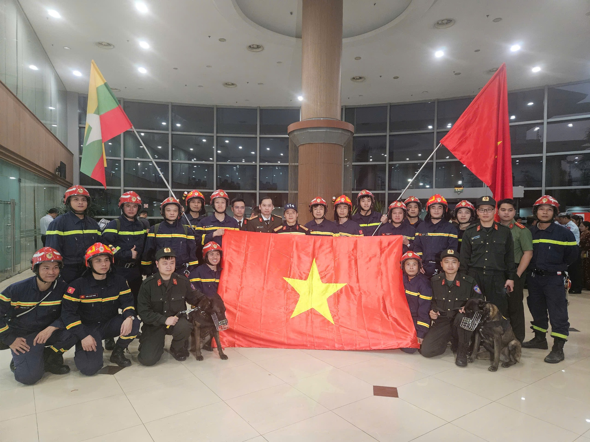 Hình ảnh mới nhất về đoàn cứu hộ của Bộ Công an Việt Nam tại Myanmar- Ảnh 3.