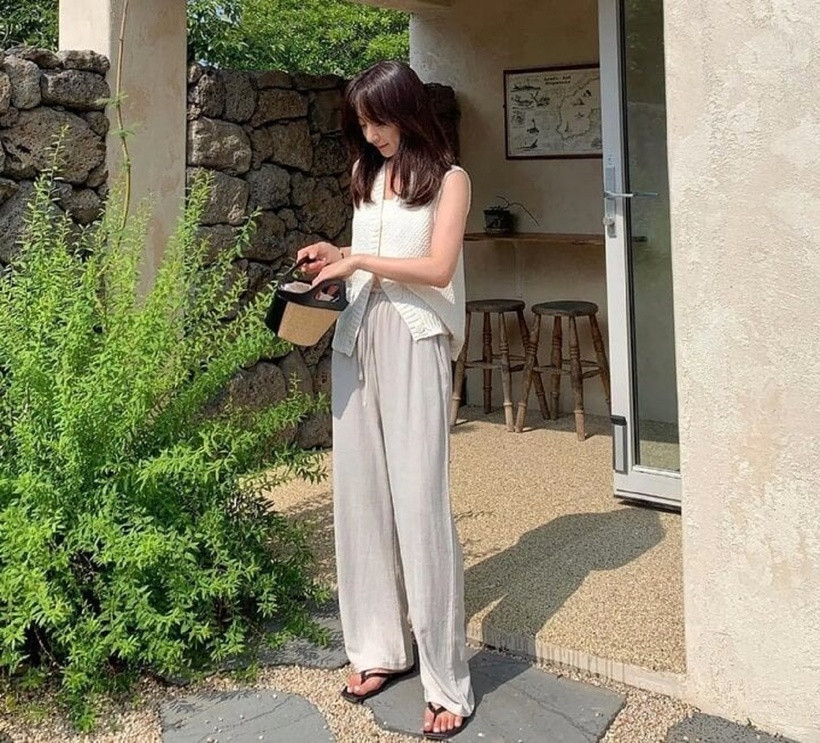 Quần cạp chun tạo nên những phong cách sành điệu giúp bạn tự tin đi làm. Ảnh minh họa